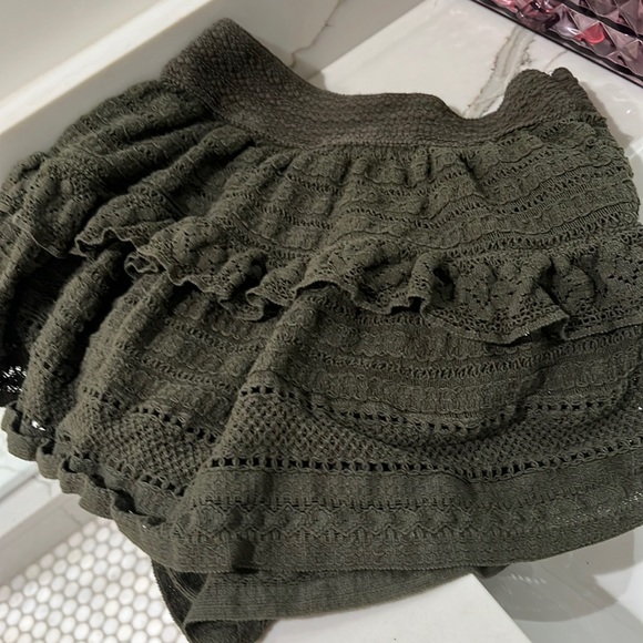 Green Aerie skirt - Picture 4 of 5